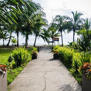 Hotel Tortuguero Beachfront